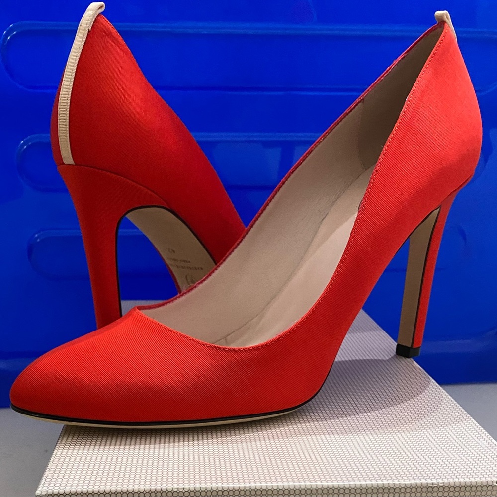 SJP Lady Pump (red)